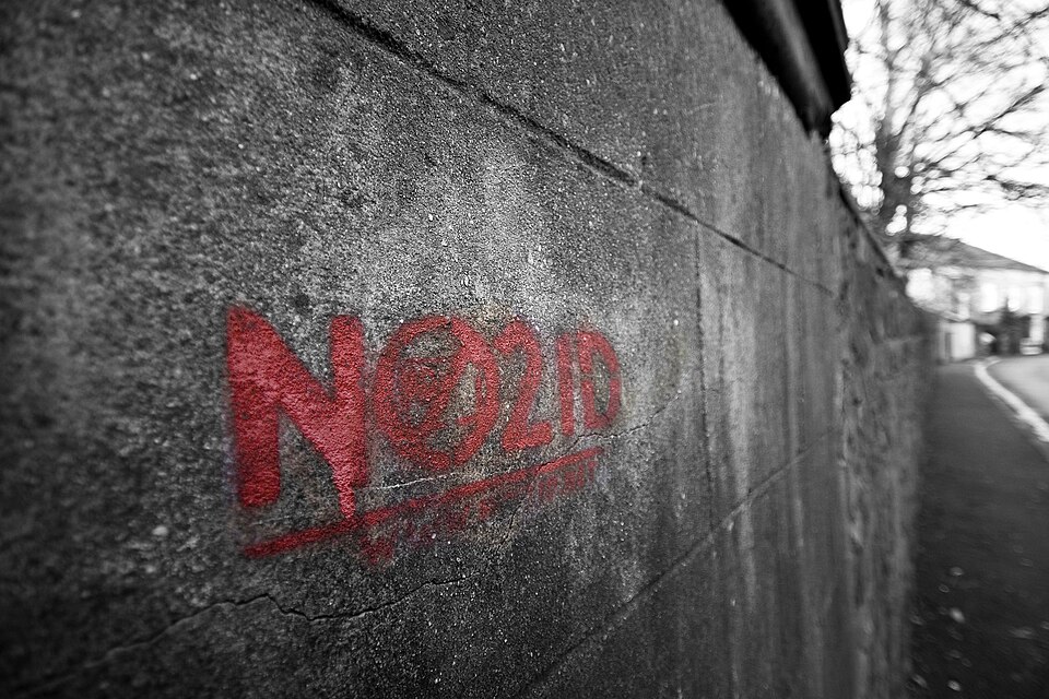 NO2ID_graffiti_in_Scotland_in_2009