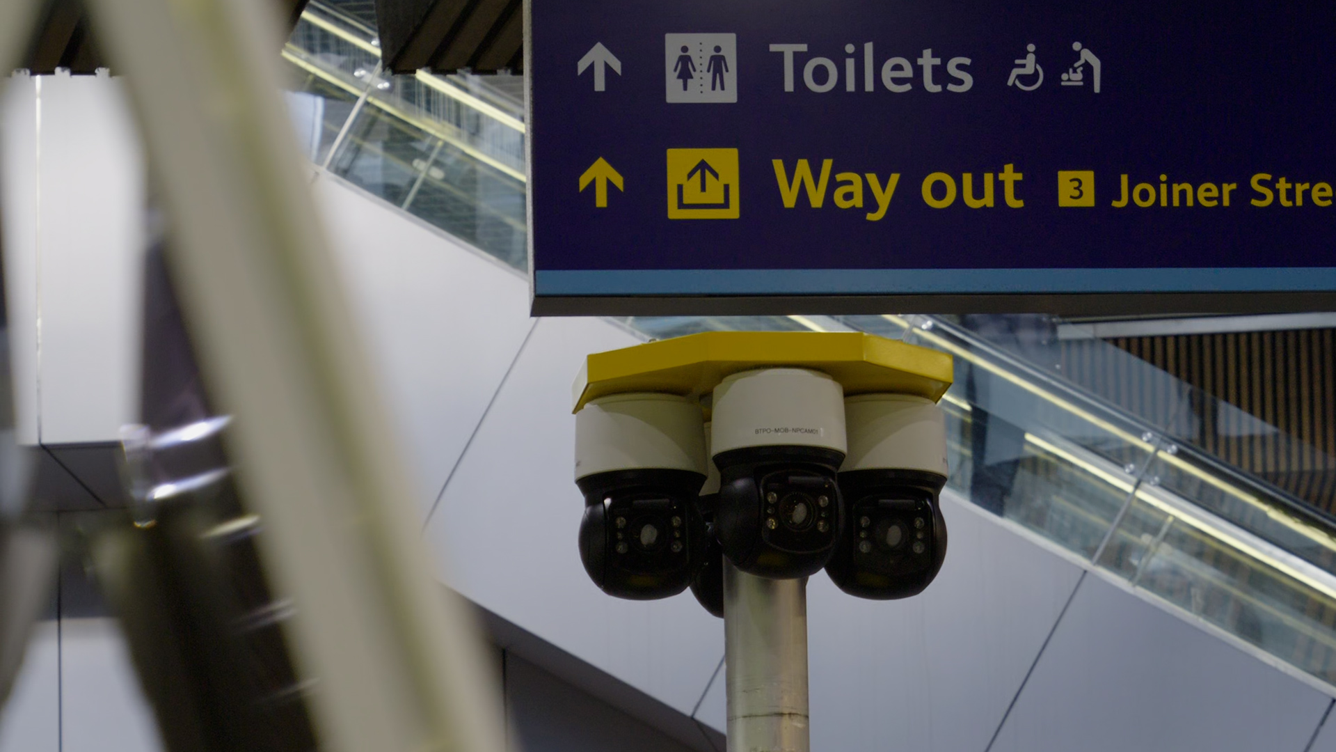 Live facial recognition cameras at London Bridge